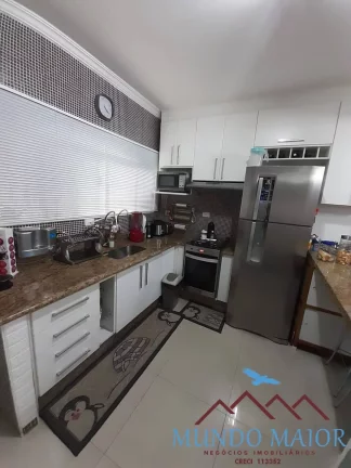 Sobrado espaçoso na Vila Pires, com acesso via dois portões automáticos.
Parte inferior com amplo...