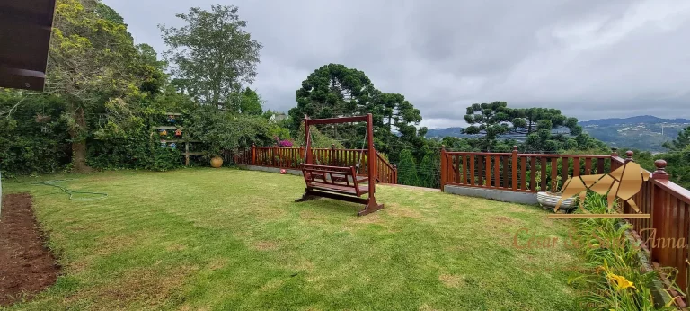 Imagem Linda casa com vista permanente no Alto do Capivari com 380m².