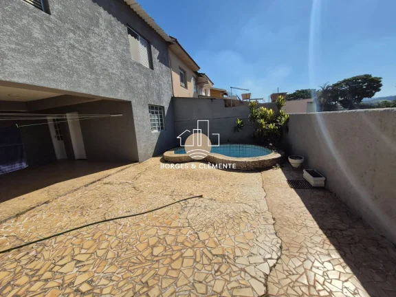 Imagem Sobrado Amplo na Vila Salles: 4 Dormitórios, Piscina e Lazer Completo por R