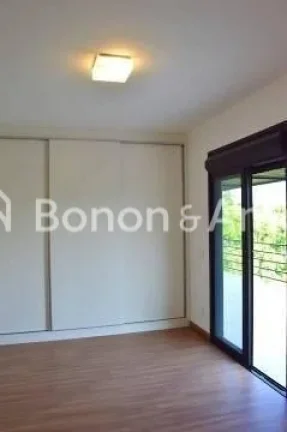Imagem Casa muito ampla, iluminada e com vista magnífica.
Projeto Arquitetônico: Riguetto Arquitetura e p...