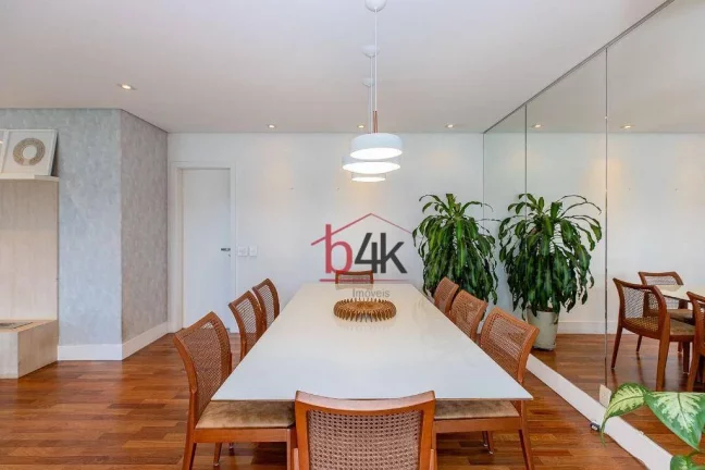 Imagem Apartamento à Venda Reformado de 171m² na Av. Washington Luíz - Alto da Boa Vista.