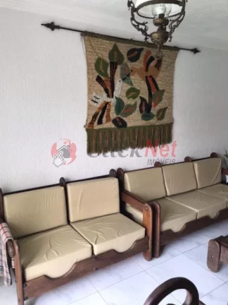 Imagem Lindo sobrado bem localizado à venda no bairro de Nova Petrópolis, São Bernardo do Campo, com 3 dormitórios, sendo 1 suíte, 2 vagas, 165 m2.
