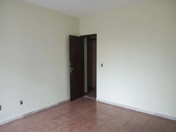 Imagem Casa à venda em Barbacena, Centro, com 3 quartos, 115m2