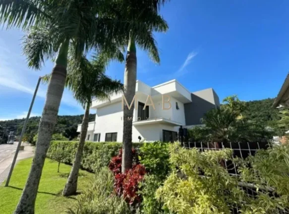 Imagem Casa de Alto Padrão à Venda em Lindo Condomínio na Cachoeira do Bom Jesus - Florianópolis SC!