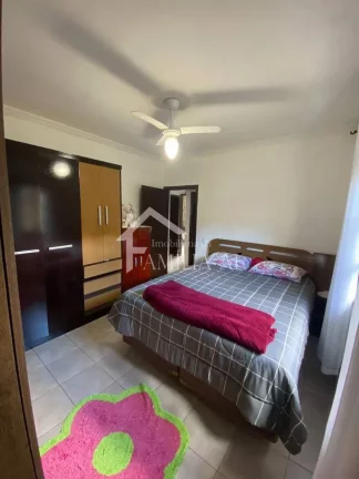 Imagem CASA DE LAJE NO MORRO DO MEIO