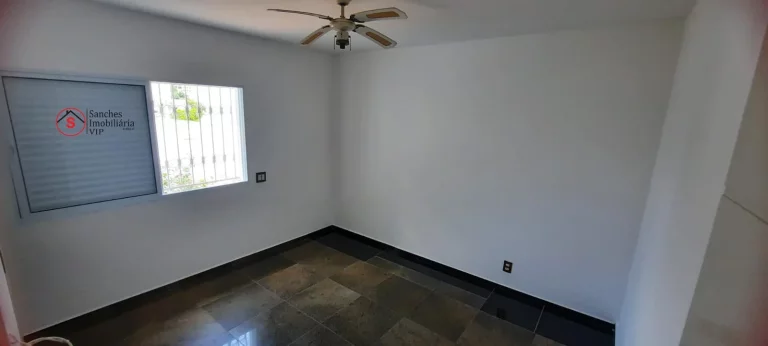 Imagem CASA TÉRREA COM 3 DORMITÓRIOS A VENDA NA VILA ZELINA, COM QUINTAL, CHURRASQUEIRA, JARDIM E PISCINA. A 10 MINUTOS A PÉ DO METRÔ VILA PRUDENTE.