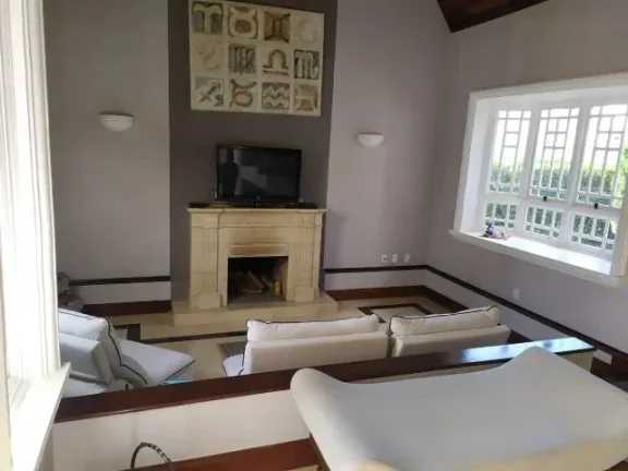 Imagem Mansão Exclusiva em Condomínio com Campo de Golfe e Valor Histórico Único