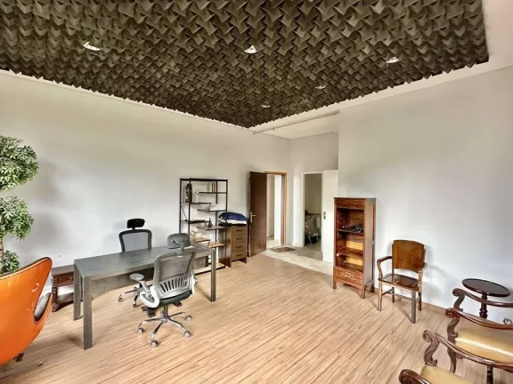 Imagem Centro Com. ÁAREA - Salas 1 e 2 - 81,01 m² + 2 vagas- ALUGADO C/ RENDA