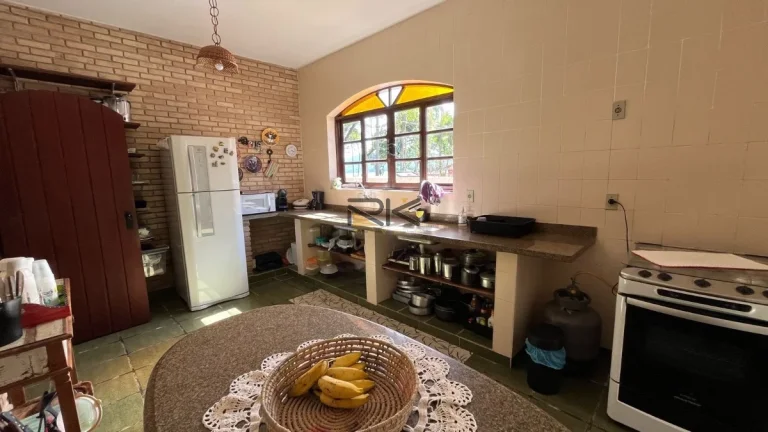 Imagem CASA EM CONDOMINIO FECHADO COM 3 DORMITÓRIOS,2 VAGAS DE GARAGEM,SALA 2 AMBIENTES