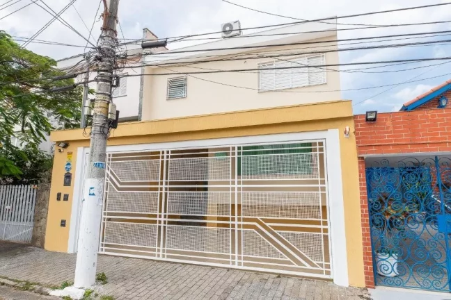 Imagem Um sobrado lindo, iluminado, ventilado e espaçoso!