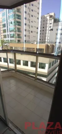 Imagem Amplo Apartamento com 2 Sacadas, 3 Quartos e Churrasqueira a Gás no Centro de Balneário Camboriú
