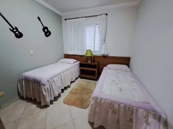 Imagem PRÉDIO FRENTE AO MAR NA ASTÚRIAS, APARTAMENTO COM 4 SUÍTES, 2 VAGAS PARA AUTO.