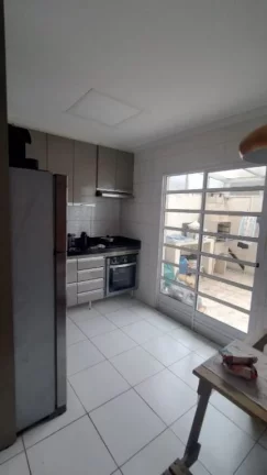 Imagem Sobrado com 2 dormitórios à venda, 80 m² por R$ 360.000,00 - Vila Romanópolis - Ferraz de Vasconcelos/SP