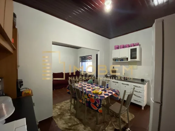 Imagem Imperdível: Casa à venda em Sinop-MT, bairro Jardim Celeste, 4 quartos, 2 suítes, 2 salas, 3 banheiros, 1 vaga, 140m².