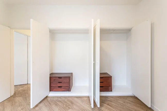 Imagem Apartamento 94M², 3Q, 2 Banheiros, 1 Vaga, Banheiro de Serviço, Armários.