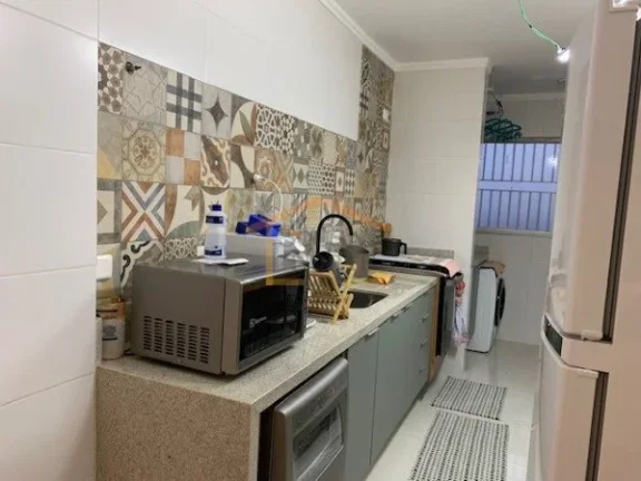 Imagem Apartamento com 70m², dispõe de 2 dormitórios, 2 banheiros, sendo um deles de serviço, sala para...