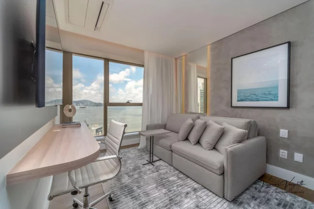 Imagem Apartamento 4 ou + dormitórios para Venda em Balneário Camboriú / SC no bairro Centro