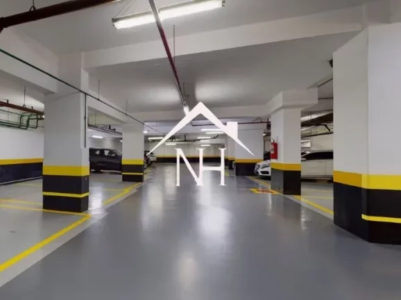 Imagem Lindo Apartamento com pé direito de 3,10m com 350m² sendo 3 suítes (1 master closet duplo e sala de banho ) e 5 vagas