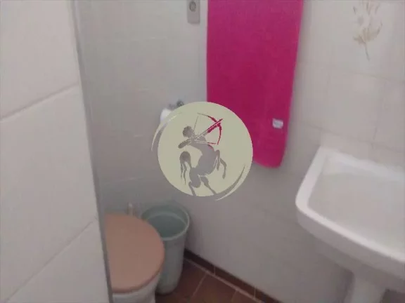 Imagem ANTIGO, NÃO MODERNIZADO EXCELENTE LOCALIZAÇÃO