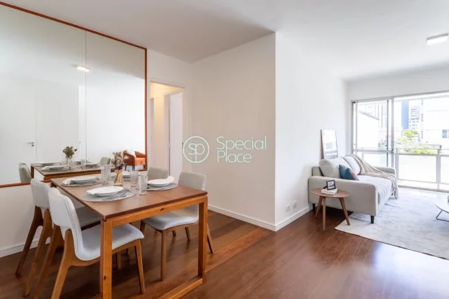 Imagem Apartamento com 92m² no Campo Belo. Andar baixo. Living com varanda, sala de jantar, 03 dormitório...