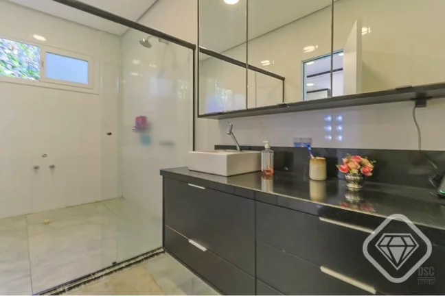 Imagem Casa de luxo no Jardim Isabel
Conforto, elegância e privacidade na rua mais charmosa da Zona Sul

V...