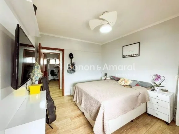 Imagem Este apartamento oferece 174 m² de área total e 148 m² de área construída, distribuídos de for...