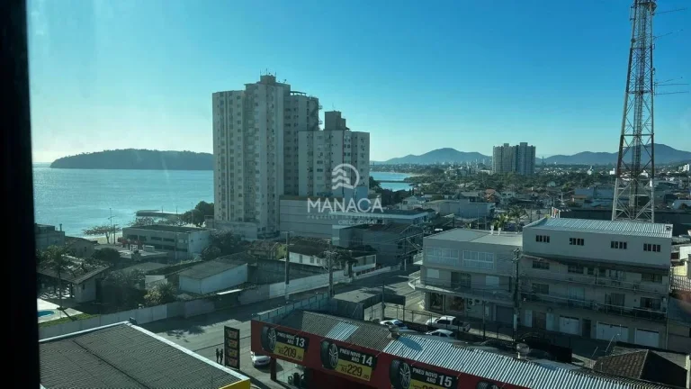 Imagem Apartamento com 3 quartos, localizado no centro de Baln. Piçarras