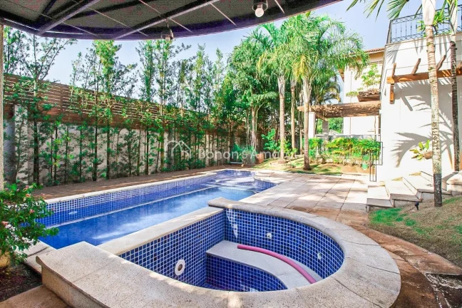 Imagem Localizada em um condomínio de alto padrão, esta casa em estilo sobrado oferece conforto, privacid...