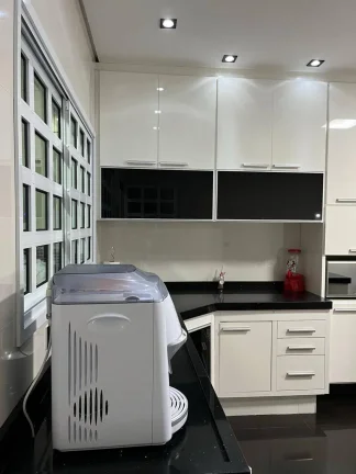 Imagem Sobrado 3 Suites 210 m² 3 Dormitorios sendo 3 Suites 2 vagas de Garagens