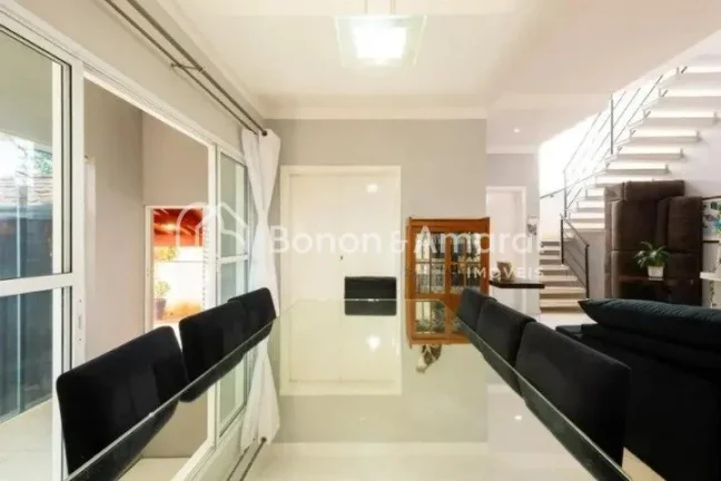 Imagem Maravilhosa casa com 360m² posicionada em um terreno com 370m². Completa e perfeita para acomodar ...