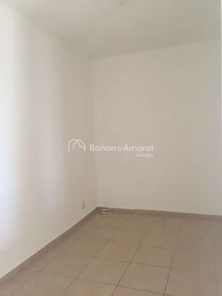 Imagem Com 138m² de área privativa, o imóvel oferece uma ampla sala para dois ambientes (jantar e estar)...