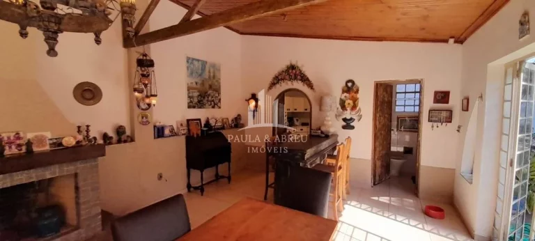 Imagem Chácara de Alto Padrão, 2.400M², 5 Dormitórios com 3 Suítes, em Socorro-SP