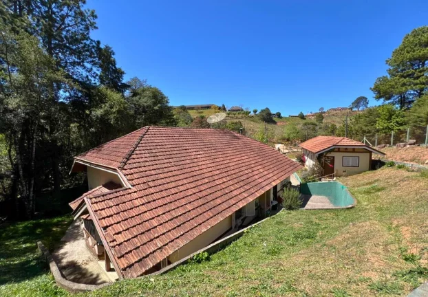 Imagem Três casas, um grande jardim e a liberdade de viver a serra no seu próprio ritmo