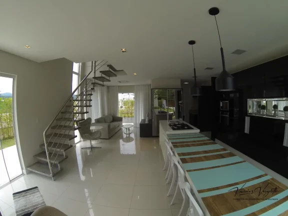 Imagem Casa em Condomínio para Venda em Balneário Camboriú / SC no bairro Barra