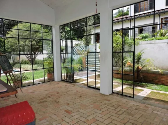 Imagem Casa em Condomínio a Venda no bairro Granja Viana - Jandira, SP