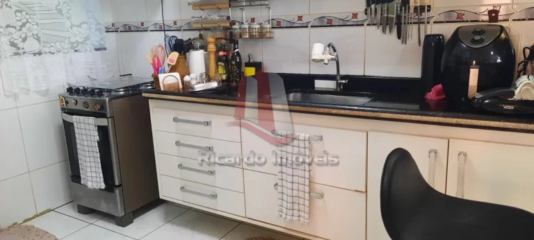 Imagem Casa Duplex c/ 4 Dormitórios à Venda, 150 m² no Peró - Cabo Frio/RJ