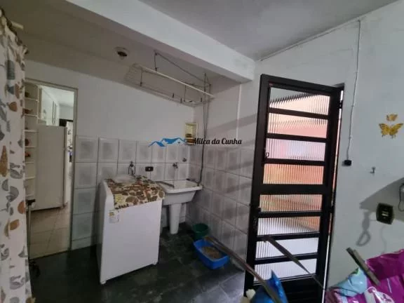 Imagem Sobrado à Venda com 3 dormitórios, 1 suíte, 2 vagas, com 190m², Jd Ocara em Santo André