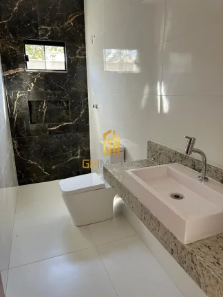 Imagem A casa possui 

- 3 quartos sendo 1 suíte 
- Sala 
- Cozinha 
- Banheiro social 
- Área Gurmet 
- ...