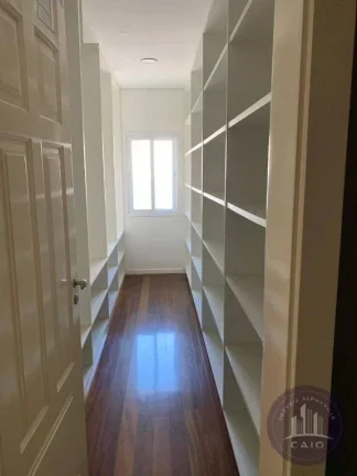 Imagem Casa Alto Padrão para Locação no Tamboré 02, 904m², 4 Suítes, Piscina, SPA