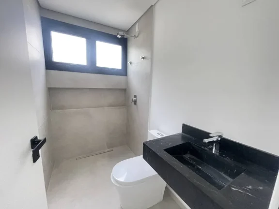 Imagem Casa à Venda em Canasvieiras Condomínio Fechado 3 Suítes