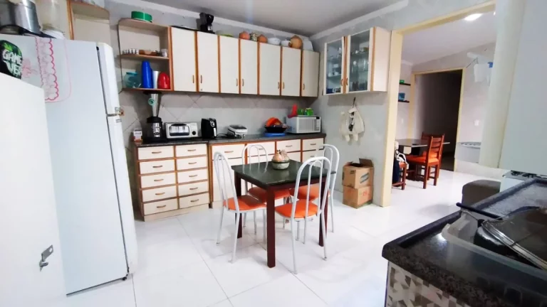 Imagem Casa no Getúlio Vargas - 2/4, Suíte, 2Wc, 145m², 2 Vagas - Confira!