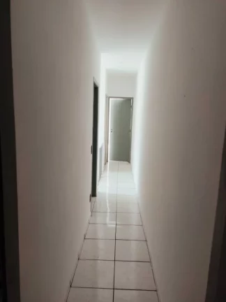 Imagem Sobrado com 180 m² 3 Dormitorios sendo 1 Suite 2 vagas de Gargens