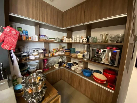 Imagem Cobertura 248 M², 3Q, 3 suítes, 4 banheiros, 3 vagas, sauna, piscina, churrasqueira, adega, gazebo, gerador, closet, lareira.