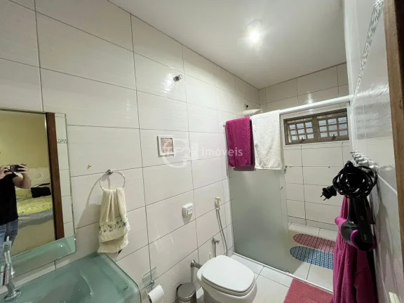 Imagem Linda casa de esquina - Casa espaçosa