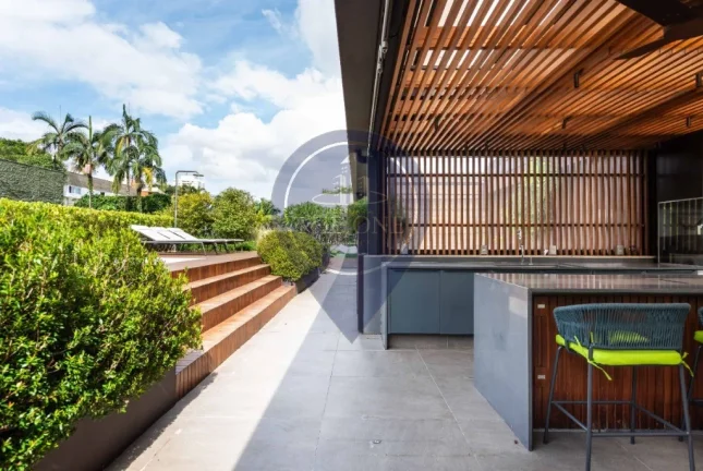 Imagem Luxuosa mansão de 4 quartos, 4 suítes e 8 salas no Alto de Pinheiros, São Paulo-SP - Imperdível!