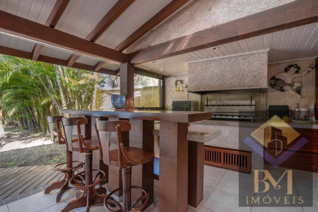 Imagem Belissima casa a venda no Litoral Norte, pé na areia, ideal para pousada.