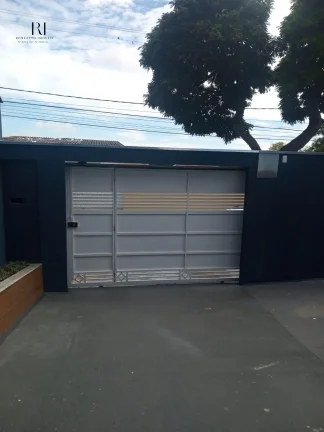 Imagem Casa com 5 quartos, 290m2, à venda