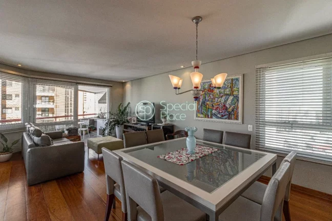 Imagem Magnífico projeto de Ruy Ohtake, um por andar, 210m². No Panamby com vista maravilhosa, espaçoso ...