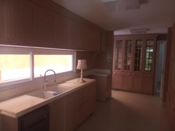 Imagem Casa de Condomínio com 4 Quartos para alugar, 475m² -Jd Leonor