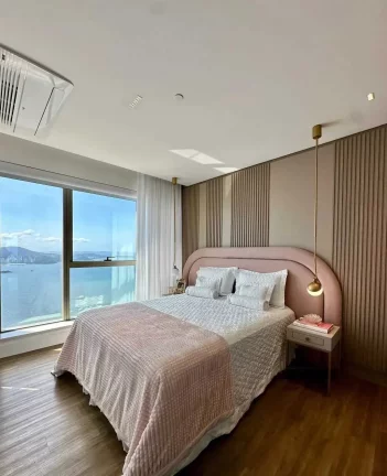 Imagem Apartamento quadra mar com 5 dormitórios sendo 4 suítes e 3 vagas de garagem em Balneário Camboriú